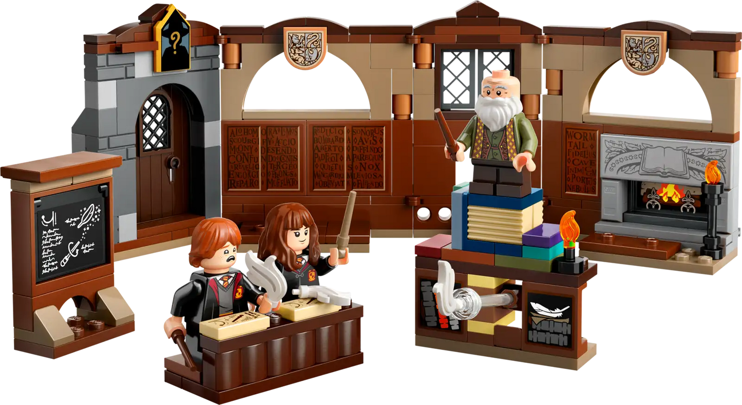 LEGO Harry Potter 76442 - Le château de Poudlard: le cours de sortilèges