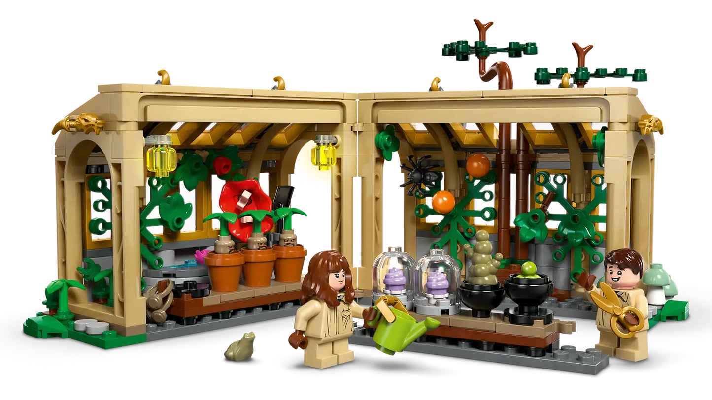 LEGO Harry Potter 76445 - Le château de Poudlard: le cours de botanique