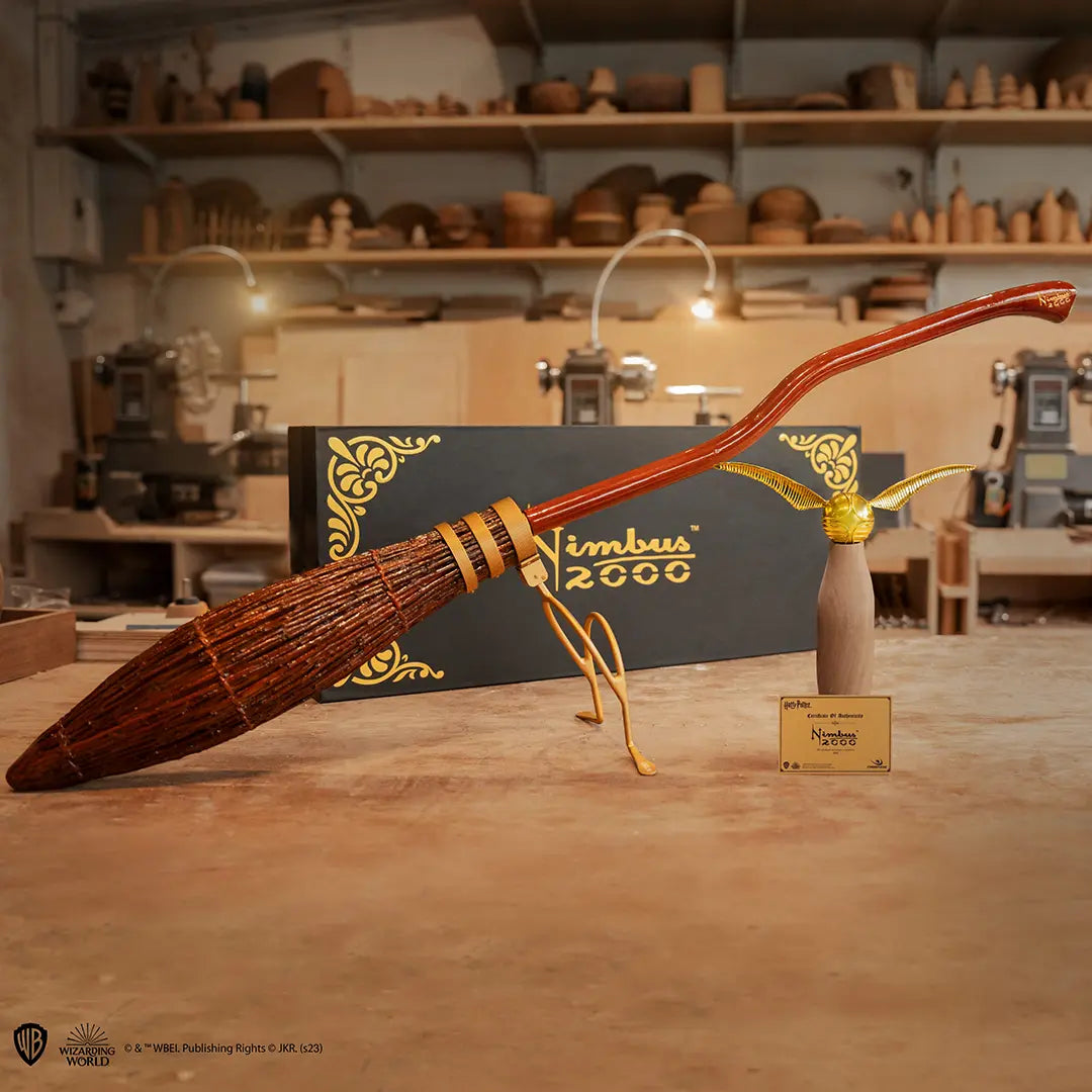 Réplique Nimbus 2000 – Échelle 1:2 – Harry Potter