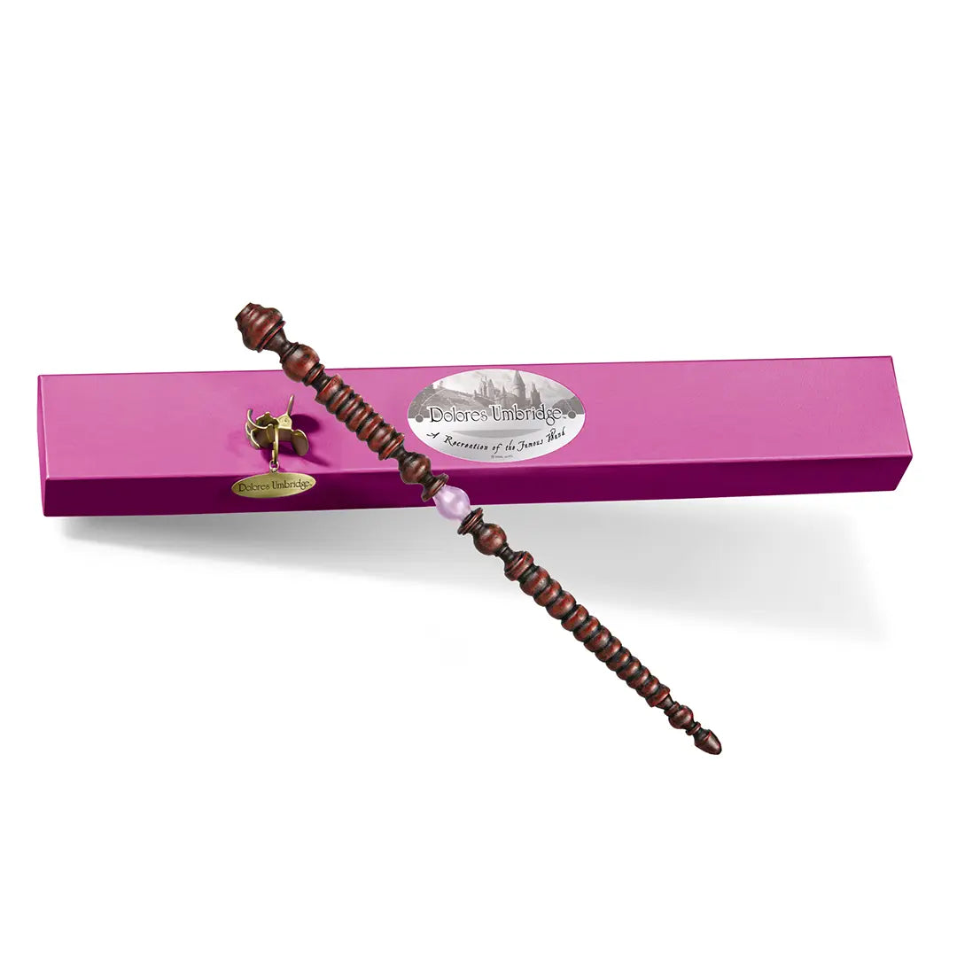Baguette magique de Dolores Ombrage – Collection Personnages officielle Harry Potter – Manche floral sculpté