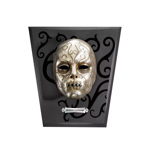Réplique du masque de Bellatrix Lestrange en PVC avec présentoir en bois