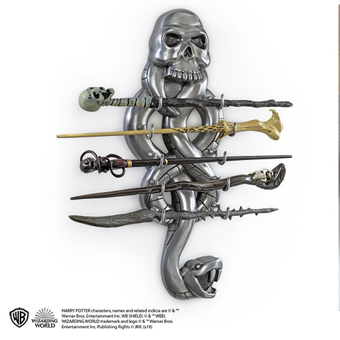 Présentoir Marque des Ténèbres avec baguettes de Voldemort et des Mangemorts