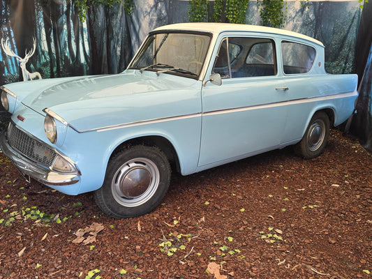 Transformation de la Ford Anglia