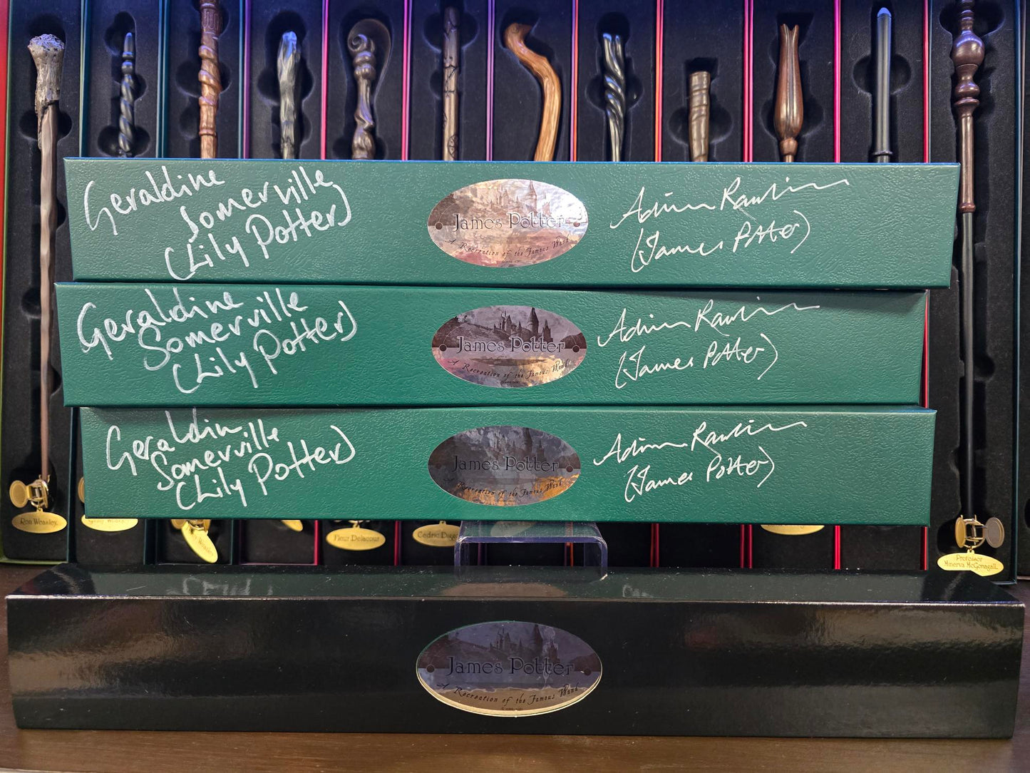 Baguette de James Potter signée par Geraldine Somerville et Adrian Rawlins - Harry Potter