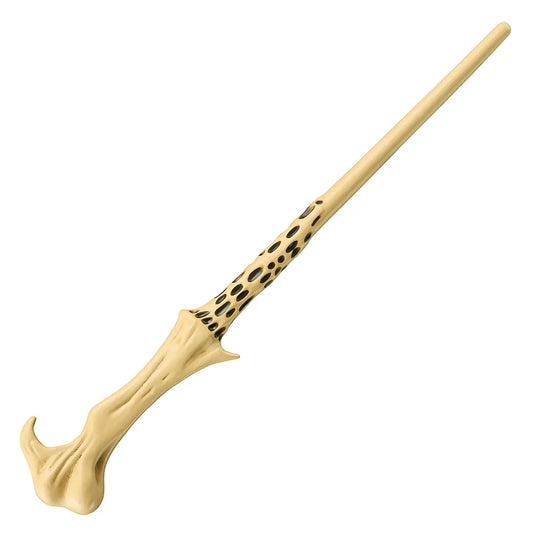 Baguette PVC Lord Voldemort Harry Potter de 30 cm présentée dans une boîte vitrine officielle.