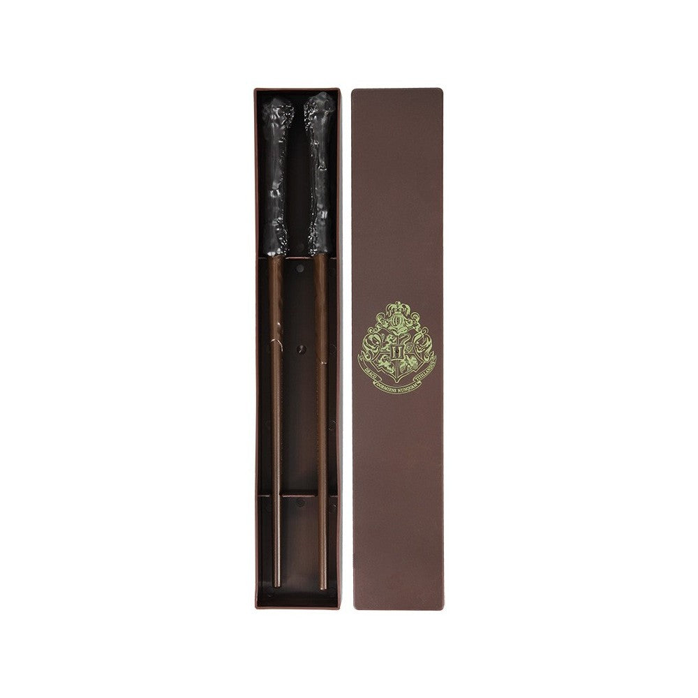 Baguettes de repas Harry Potter reproduisant le design de la baguette de Harry Potter avec étui de rangement.