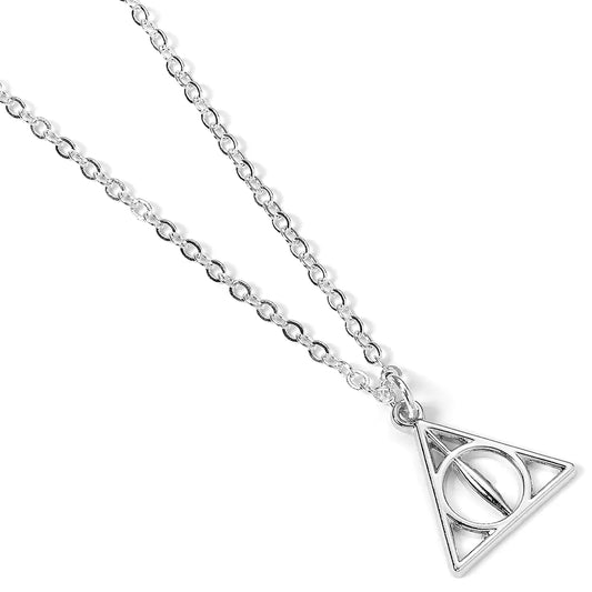 Collier Harry Potter argenté représentant le symbole des Reliques de la Mort avec chaîne assortie.