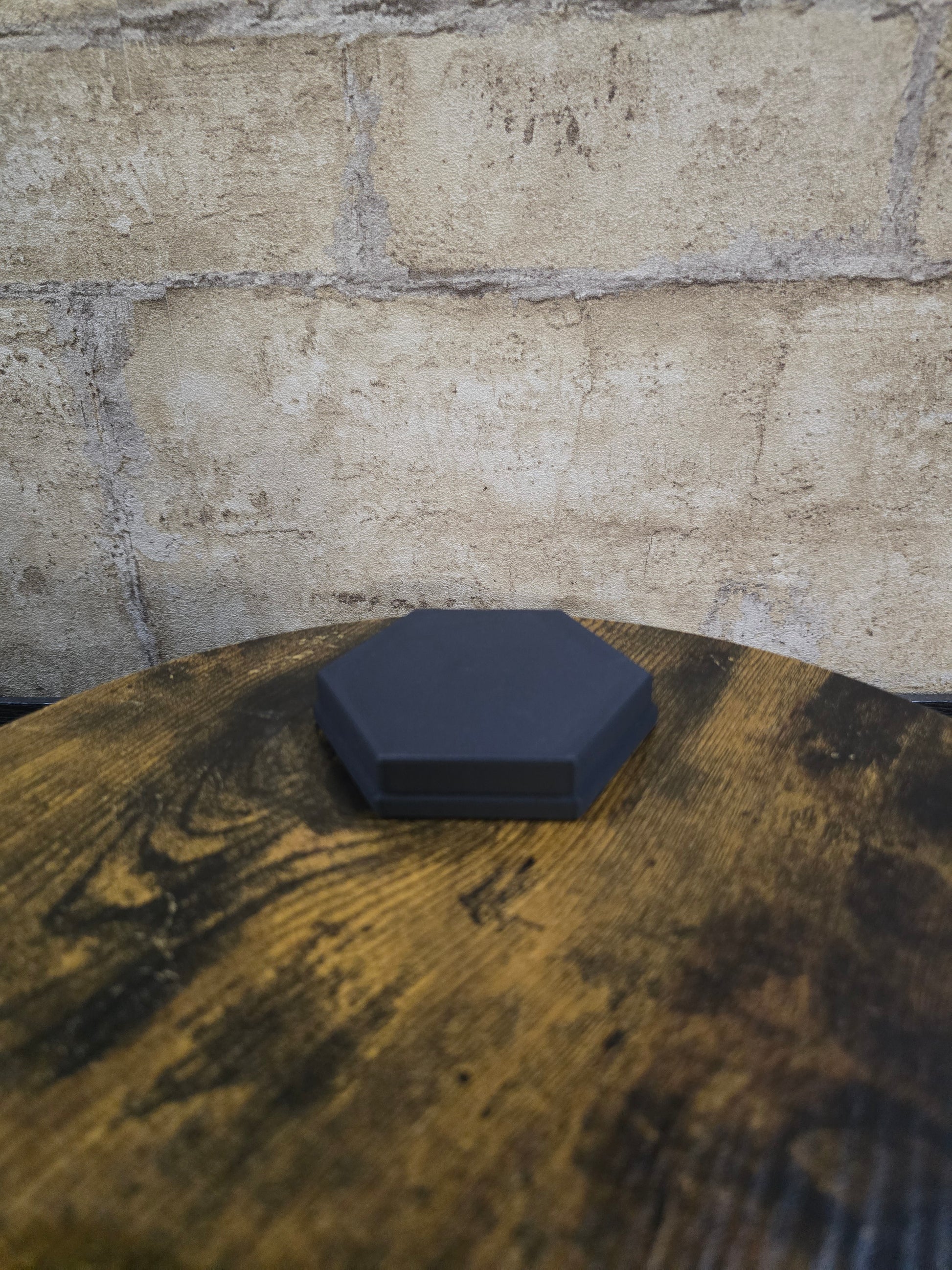 Petit socle pour collectors fabriqué en impression 3D par Baguettes & Sortilèges