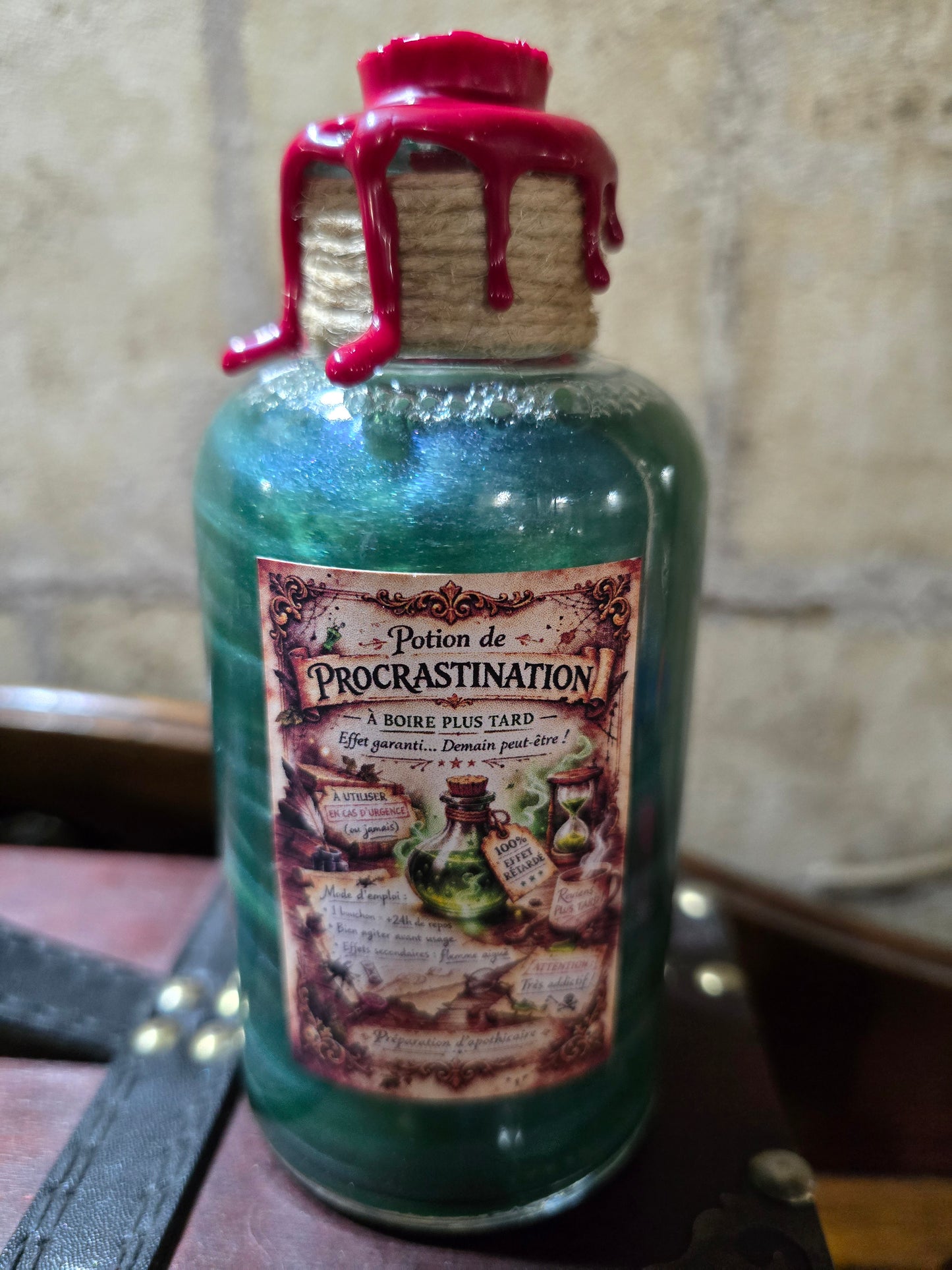 Potion de Procrastination flacon apothicaire vert à vert bleuté cire rouge Baguettes et Sortileges