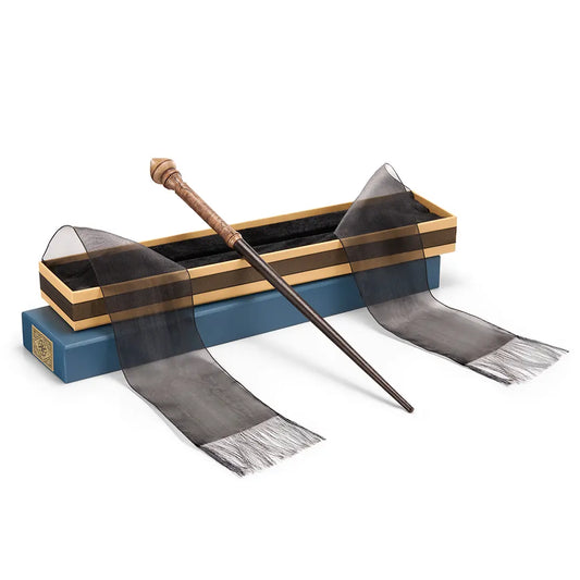 Première baguette Hermione Granger Collection Ollivander présentée dans son écrin officiel effet velours.
