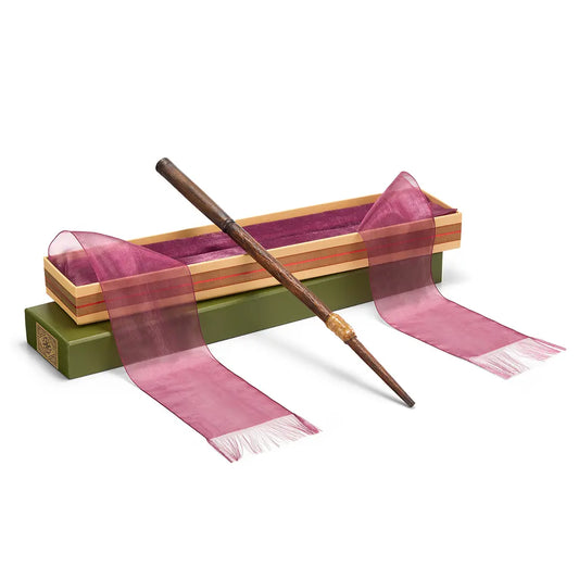 Première baguette de Ron Weasley Harry Potter Collection Ollivander présentée dans son écrin officiel effet velours.